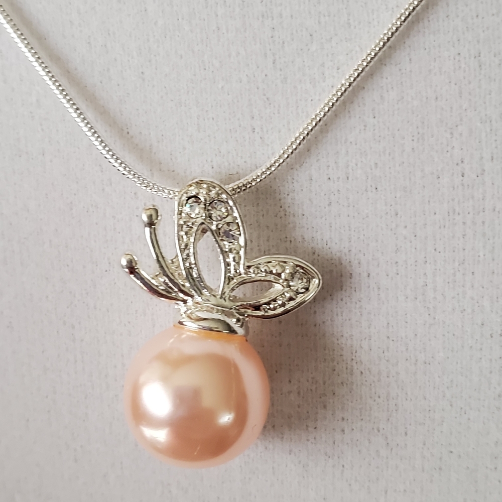 Butterfly & Pink Pearl. 925 Sterling Silver Neckla